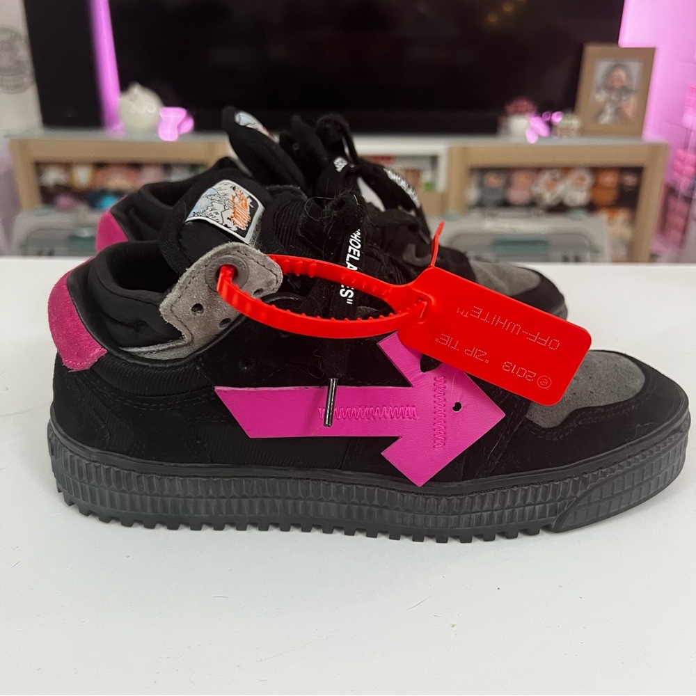 Off-White c/o Virgil Abloh 3.0 Off-Court Sneakers